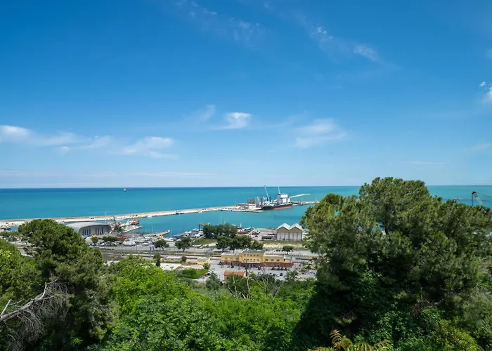 Locazione Turistica Borgo Agrituristico Il Pino - Ona201 * Crecchio